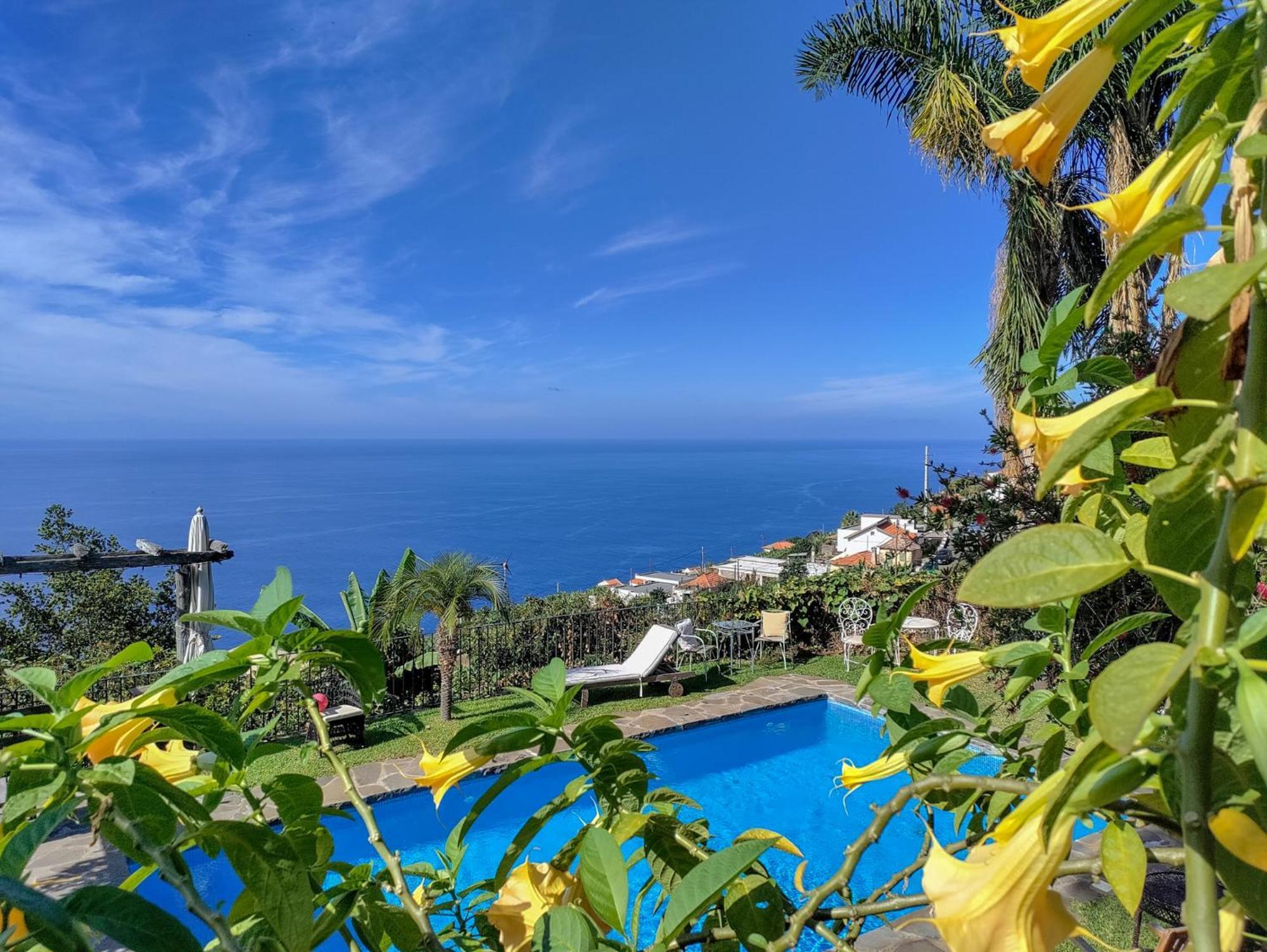 Calhau Grande Hotel Arco da Calheta  Exterior photo